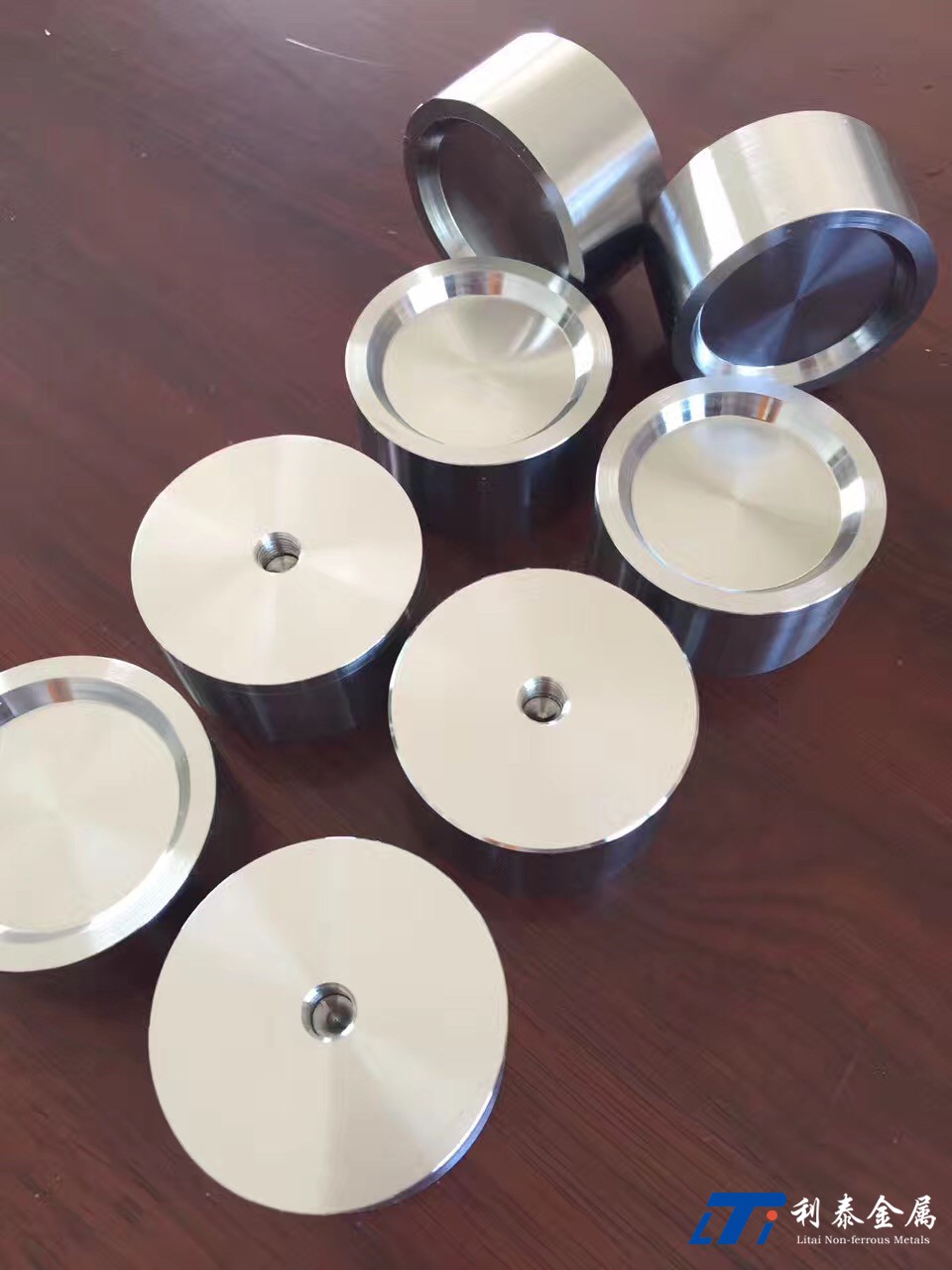 圓靶 （鈦、鈦鈮、鋯、鎳、鈮、鉭）